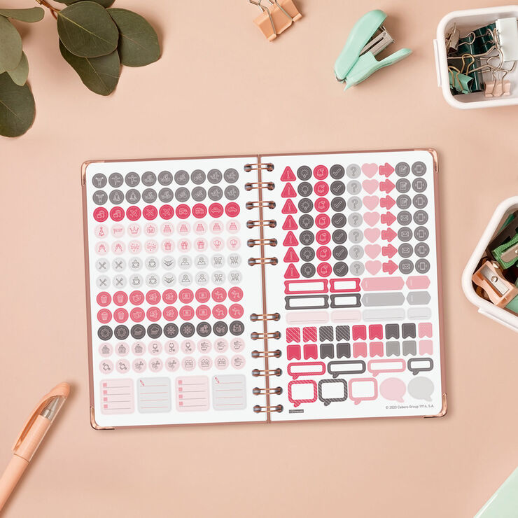Agenda Finocam Alma Semana Vista Horizontal 2027 Catal&aacute;n Rosa
