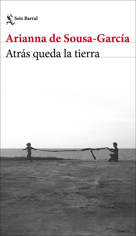 Atr&aacute;s queda la tierra