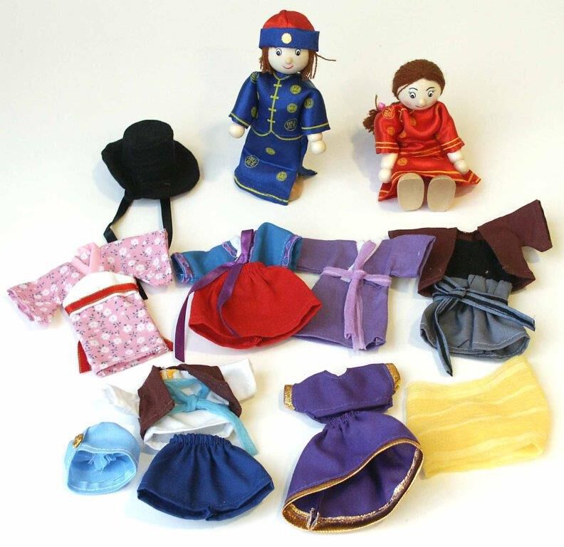 Mu&ntilde;ecos con Trajes Tradicionales