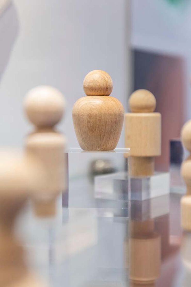 Figures comunitat fusta natural