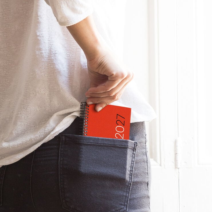 Agenda Miquelrius Espiral Caddy D&iacute;a P&aacute;gina Catal&aacute;n 2027 City Rojo