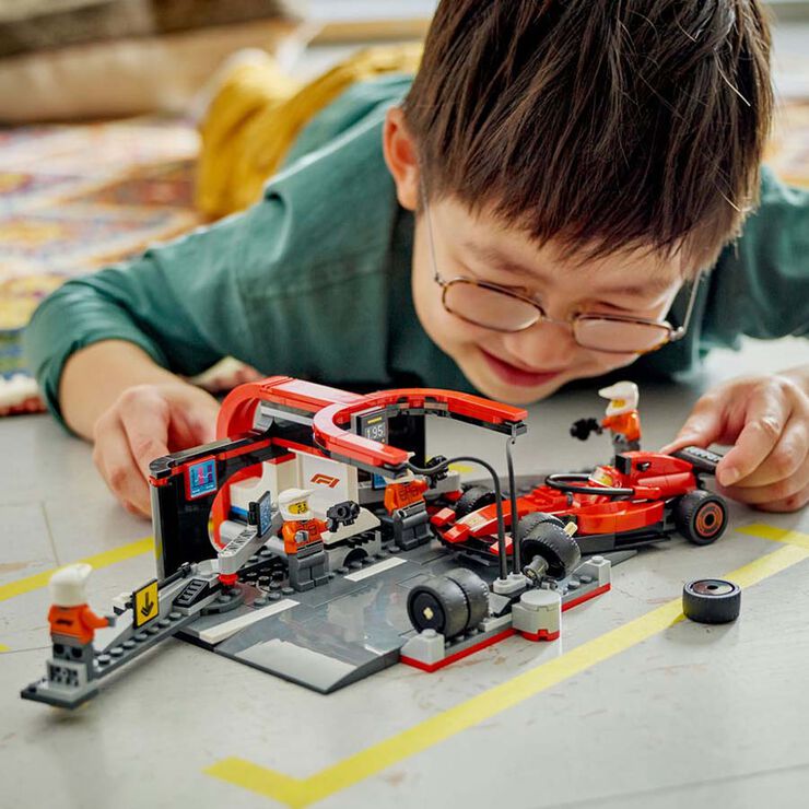LEGO® LEGO City Parada en Boxes de F1® y Equipo de Mecánicos con Coche Ferrari 60443