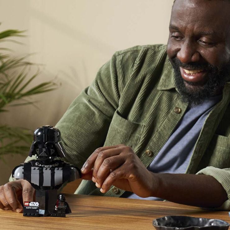 LEGO Star Wars TM Darth Vader Bust 75439