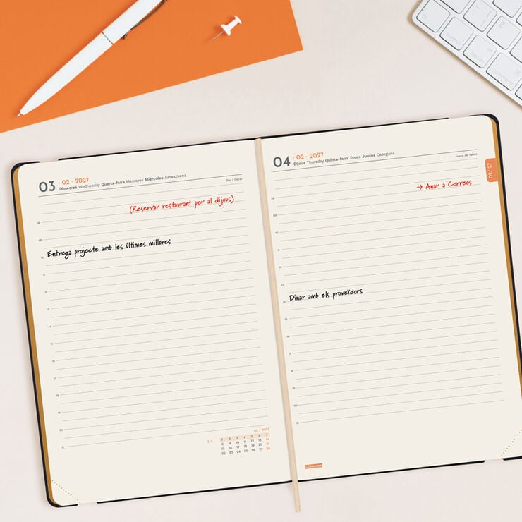 Agenda Finocam Joy D&iacute;a P&aacute;gina 2027 Catal&aacute;n Lema