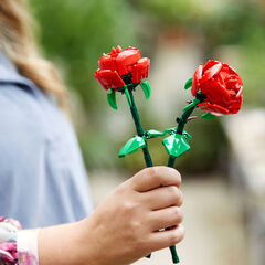 LEGO® Iconic Roses 40460