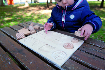 Geo Sensory Shapes Encaix Fusta