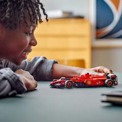 LEGO® Speed Champions Coche de Carreras Ferrari SF-24 F1® 77242