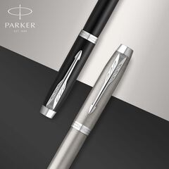 Pluma Parker Im Essential negro