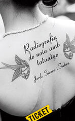 Radiografia de noia amb tatuatge