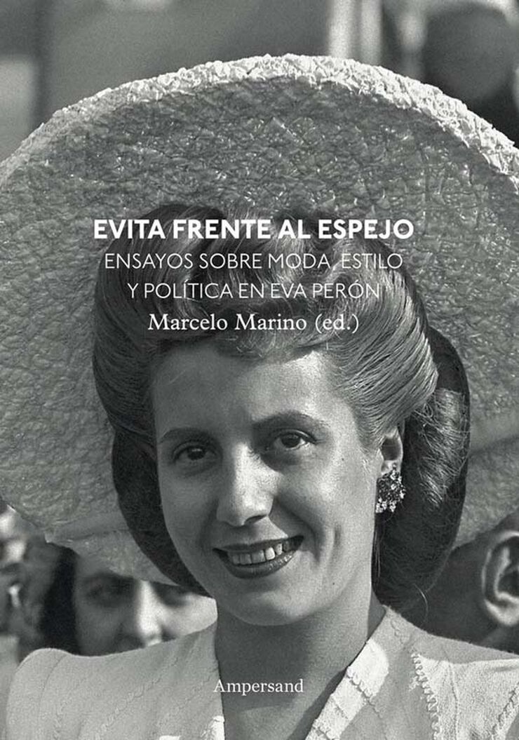 Evita frente al espejo