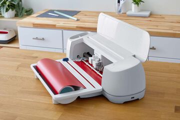 Cricut Maker 3 + Curs d'Iniciació de Regal
