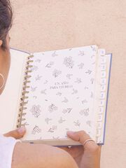 Agenda sem/vista castellano 2025 Great Moustach tejano