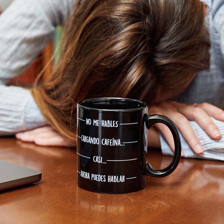 Taza ''Cargando cafeína''