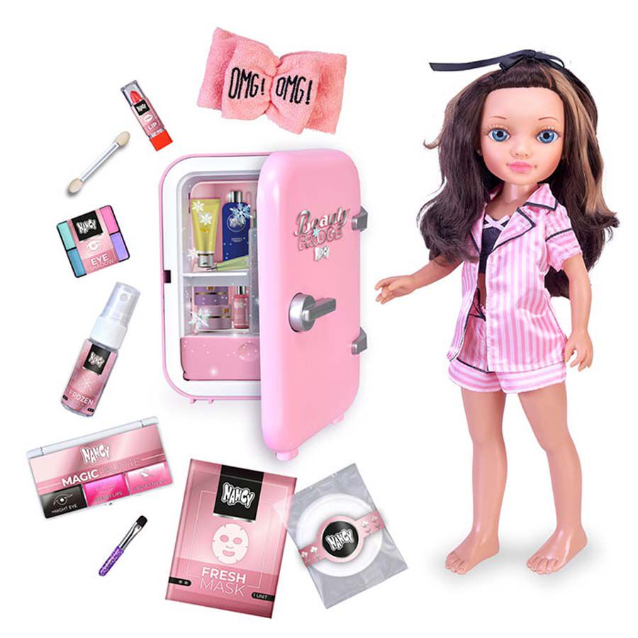 Nancy Beauty Fridge, Muñeca Con Accesorios +3 Años