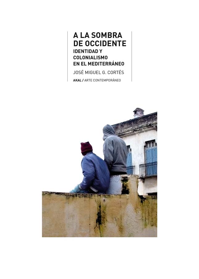 a la sombra de occidente