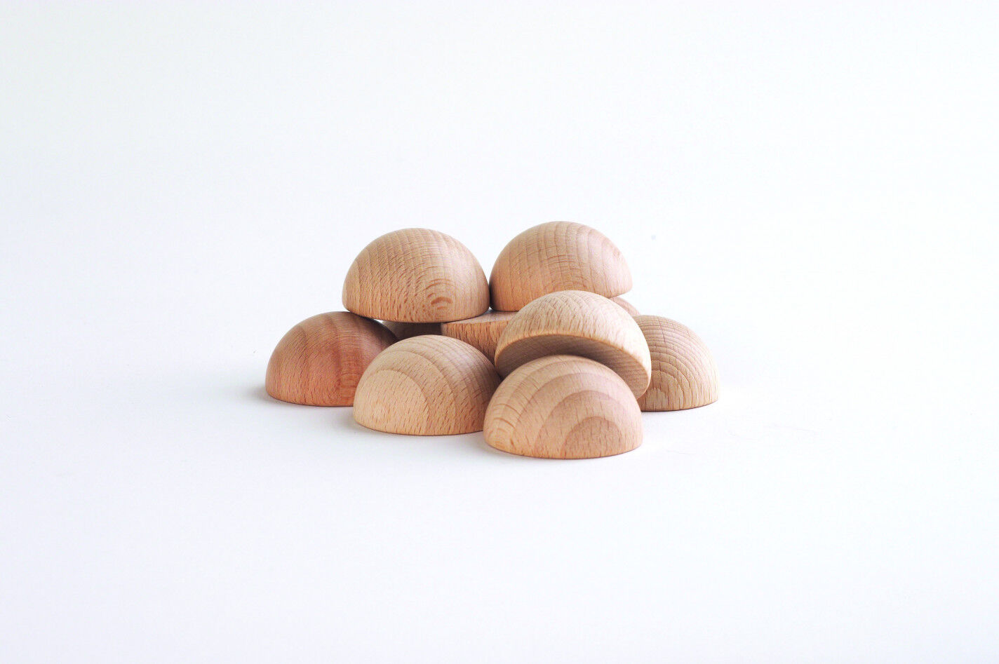 Semiesferas de madera natural